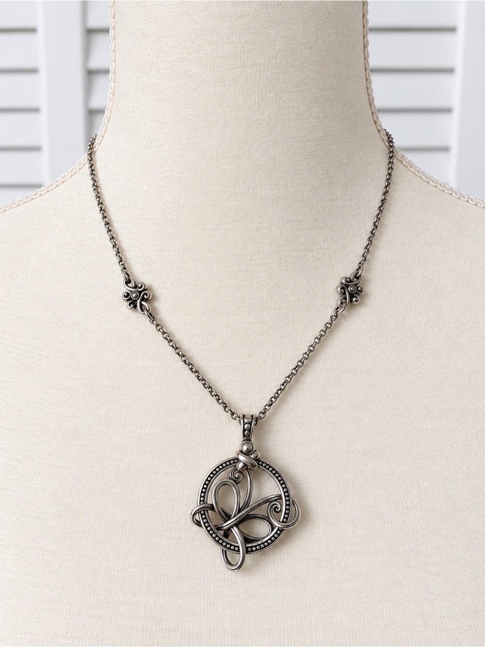 Vintage Y2K Brighton “Romance of Nature” Butterfly Pendant & Matching Earrings - Picture 2 of 8